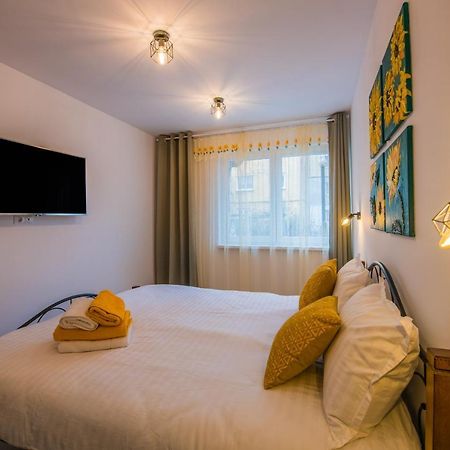 Kitty Sunflower Apartment Alba Iulia Eksteriør billede