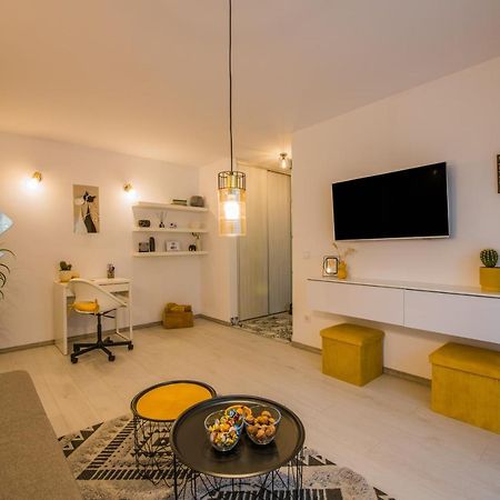 Kitty Sunflower Apartment Alba Iulia Eksteriør billede
