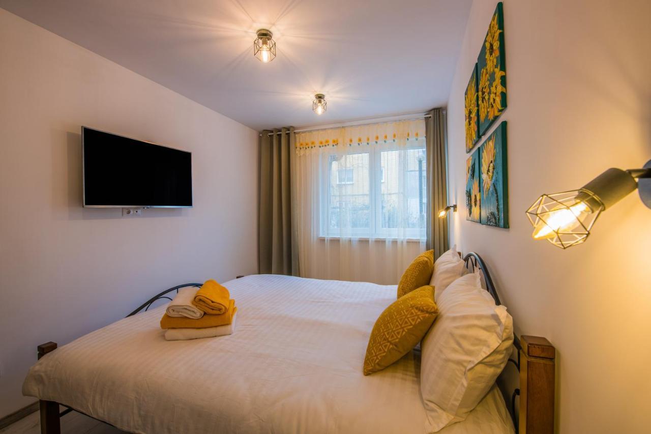 Kitty Sunflower Apartment Alba Iulia Eksteriør billede