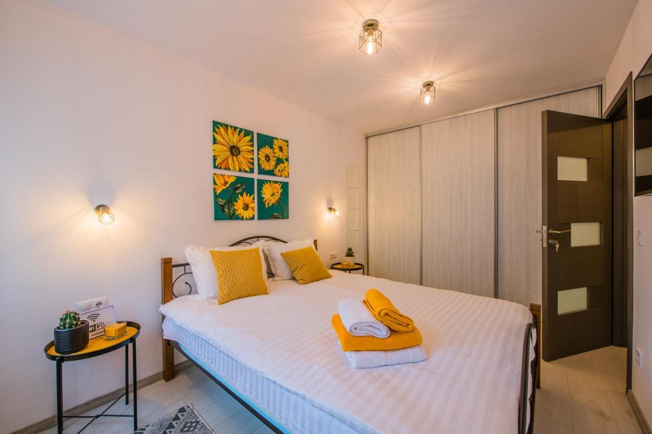 Kitty Sunflower Apartment Alba Iulia Eksteriør billede