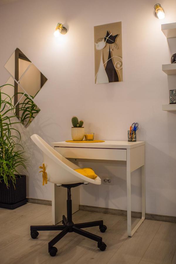 Kitty Sunflower Apartment Alba Iulia Eksteriør billede