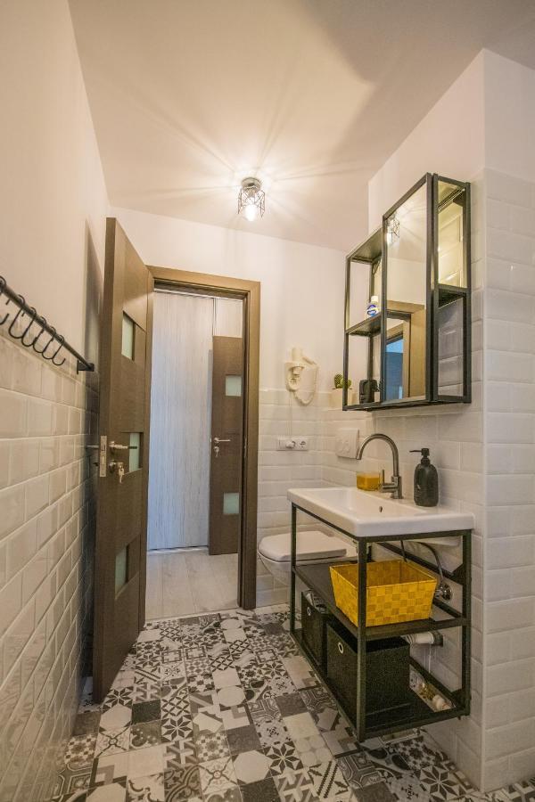 Kitty Sunflower Apartment Alba Iulia Eksteriør billede