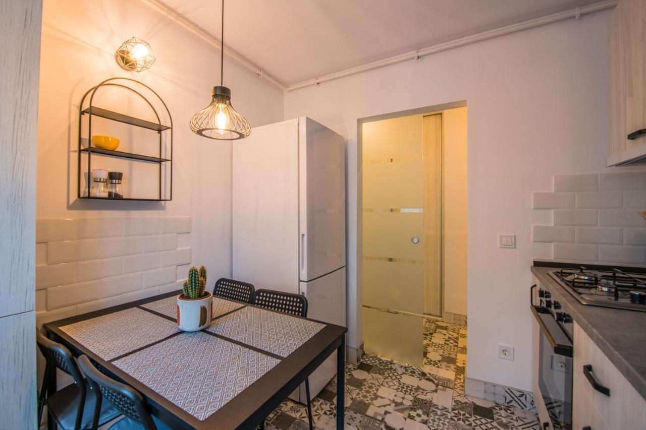 Kitty Sunflower Apartment Alba Iulia Eksteriør billede